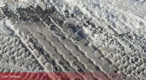 6396e1b90ffb7-Snijeg-tragovi guma